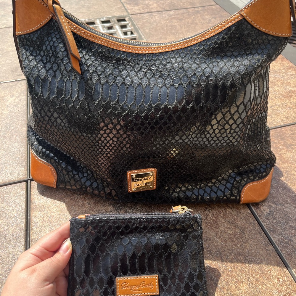 Dooney & Bourke GENUINE LEATHER Black and Tan Erica Snakeskin Women's Bag Set - Picture 2 of 16